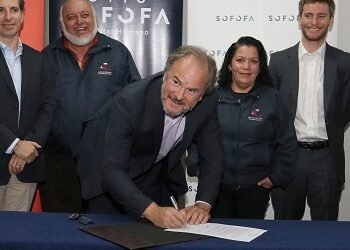 homeFirman inédito acuerdo para capacitar y formalizar el trabajo de los recicladores