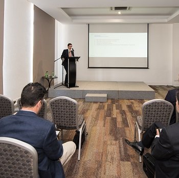 homeSOFOFA y AIA presentan proyecciones económicas regionales en Antofagasta