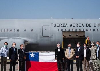 homePresidente Piñera recibe cargamento con 117 ventiladores para fortalecer red de salud, donados por el fondo empresarial y traídos a Chile por la FACh